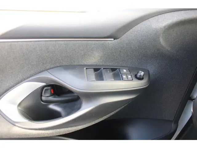 Toyota Yaris 1.5 Hybrid 115 Active 2025 Hybride Benzine 14