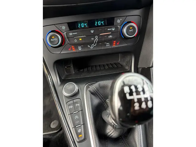 Ford Focus Wagon 1.0 Titanium 2017 Benzine 13