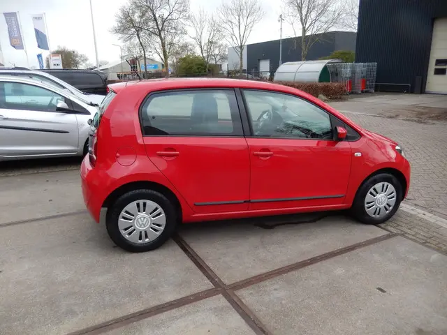 Volkswagen up! 1.0 cheer up! BlueMotion AIRCO 2013 Benzine 4