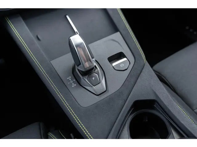 Lynk & Co 01 1.5 Core 2025 Hybride Benzine 19