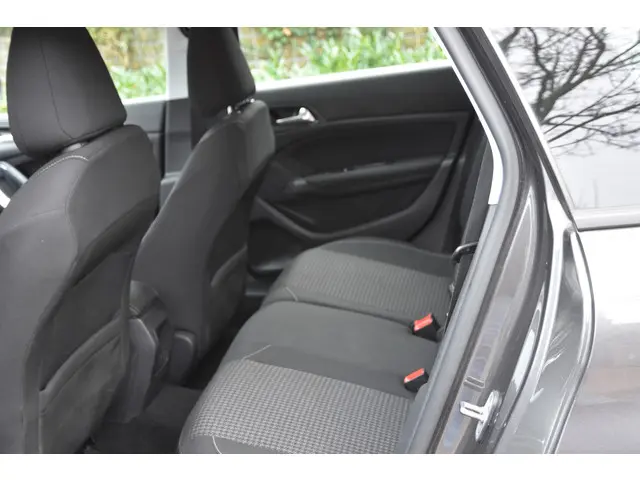 Peugeot 308 SW 1.2 PureTech Blue Lease 2018 Benzine 8