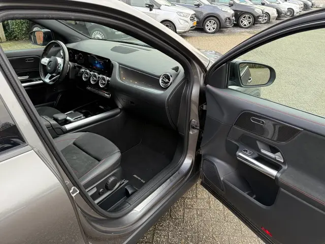 Mercedes-Benz GLA 200 Business Solution AMG 2020 Benzine 21