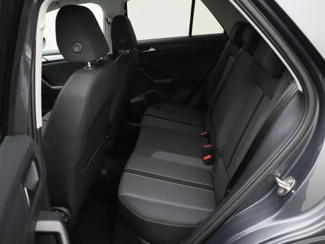 Volkswagen T-Roc 1.5TSI/150PK Life DSG 2025 Benzine 18