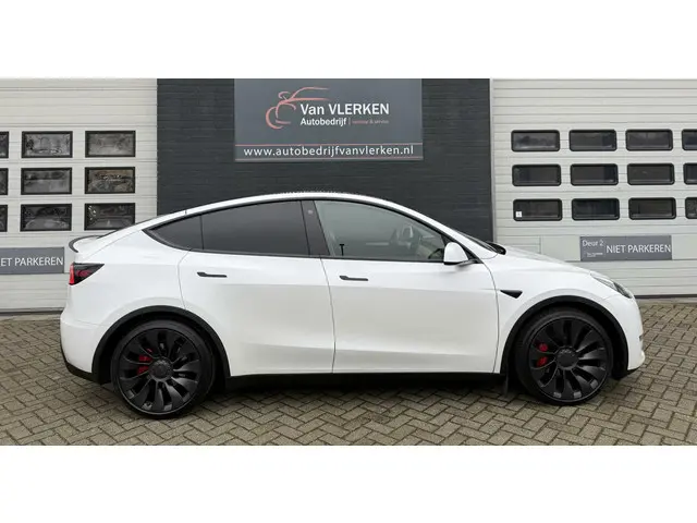 Tesla Model Y Performance AWD 75 kWh 2022 Elektrisch 3