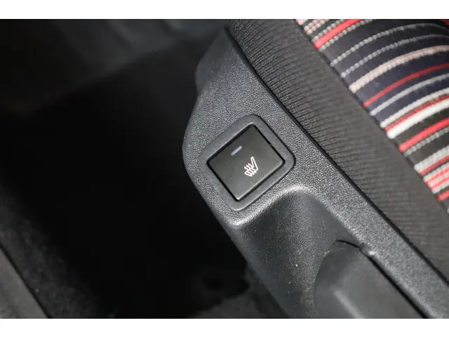 Citroën C1 PT 82 Airscape Shine 2015 Benzine 16