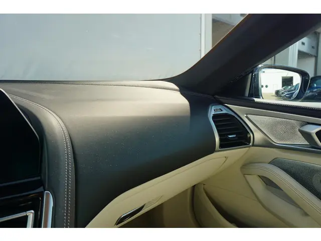 BMW 8 Serie Cabrio M850i xDrive 2021 Benzine 40