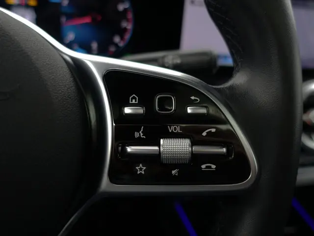 Mercedes-Benz GLA 200 Premium Luxury Aut- 2020 Benzine 18