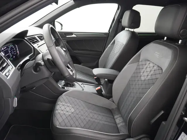 Volkswagen Tiguan 1.5 TSI R-Line Business 2024 Benzine 18