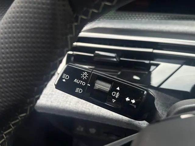Peugeot e-3008 GT Avantage 210 73 kWh 2025 Elektrisch 30
