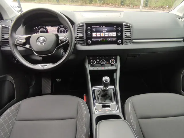Škoda Karoq 1.0 TSI Business Edition 2021 Benzine 18