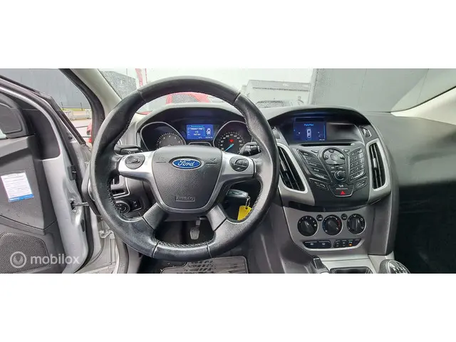 Ford Focus Wagon 1.0 EcoBoost Titanium 2013 Benzine 18