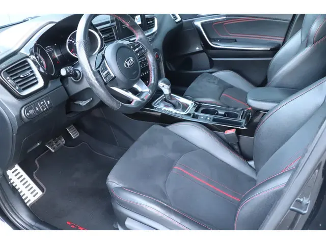 Kia Ceed 1.6 T-GDi GT | 200PK - PANO - UNIEK VOL! 2019 Benzine 7