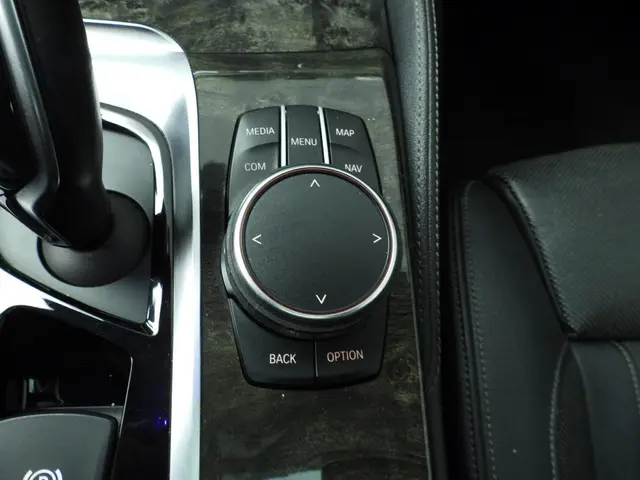 BMW 5 Serie 540i High Executive 2018 Benzine 43