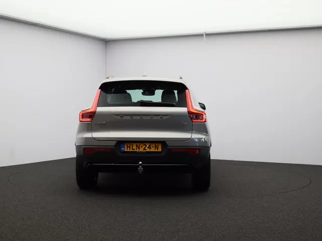 Volvo XC40 2.0 B4 Plus Dark 2025 Benzine 27