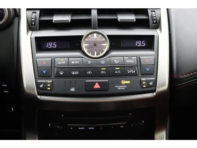 Lexus NX 300h AWD F Sport Line 2014 Hybride Benzine 7