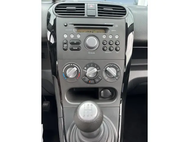 Suzuki Splash 1.2 Exclusive EASSS 2014 Benzine 15