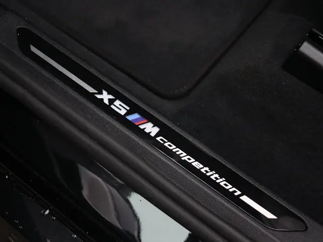 BMW X5 M Competition 2025 Benzine 18