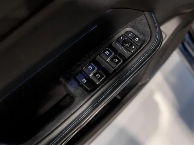 Lynk & Co 01 1.5 / 261pk / Blackstyle 2022 Hybride Benzine 23