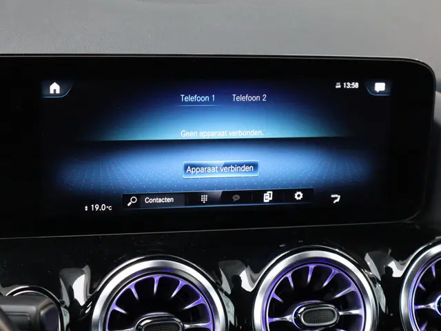 Mercedes-Benz GLA 250 e AMG Line 2022 Hybride Benzine 21