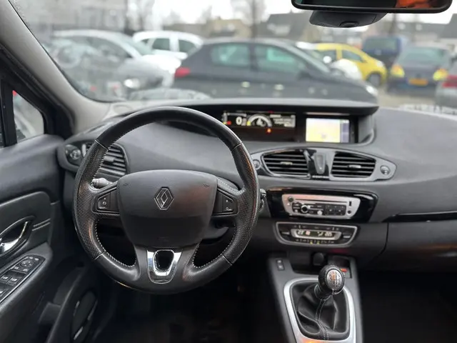 Renault Grand Scénic 1.2 TCe Bose 2013 Benzine 5