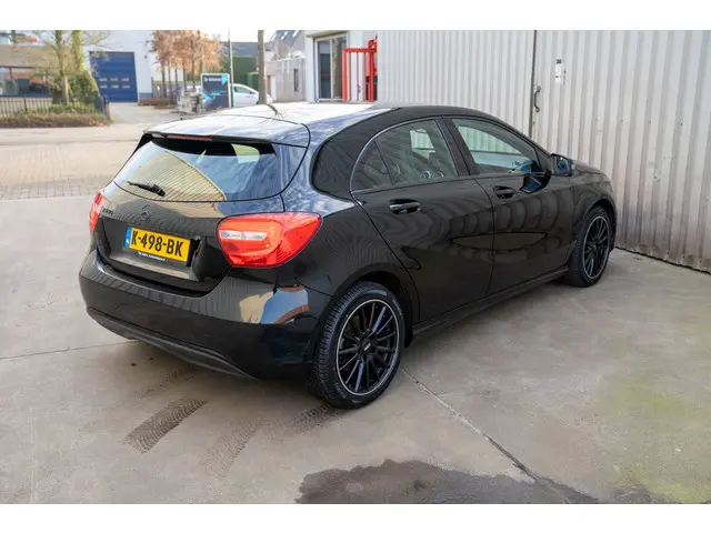 Mercedes-Benz A-Klasse 180 Prestige 2015 Benzine 12
