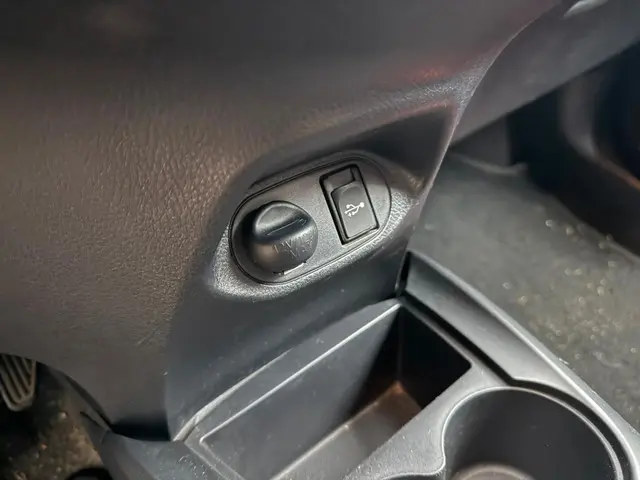 Toyota Yaris 1.3 VVT-i Business Plus 2016 Benzine 7