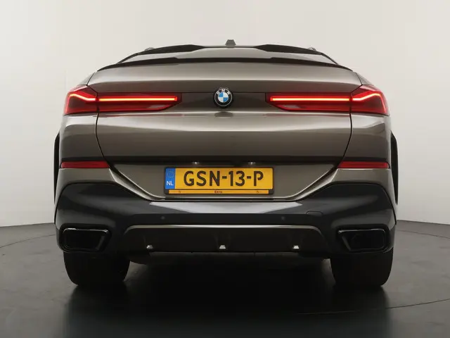 BMW X6 xDrive40i 2024 Benzine 10