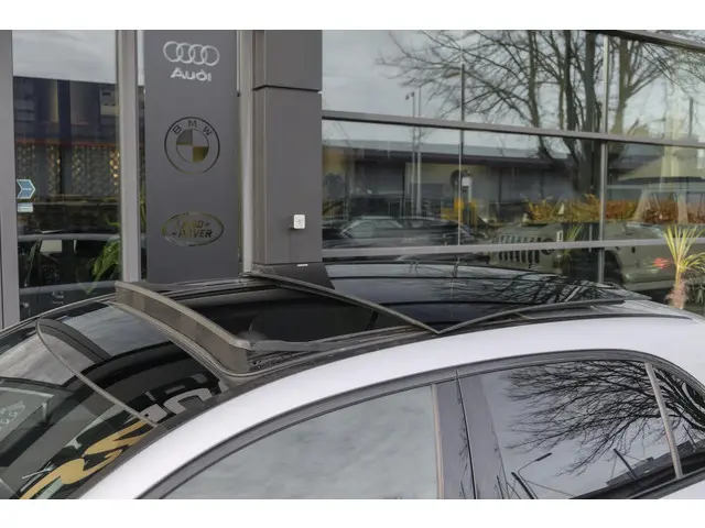 Mercedes-Benz A-Klasse A220 AMG 190pk 2019 Benzine 25