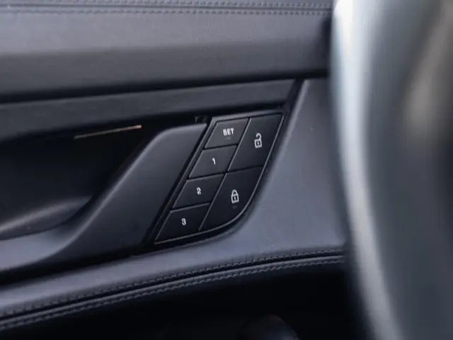 Porsche Taycan Performance 84 kWh 2023 Elektrisch 22