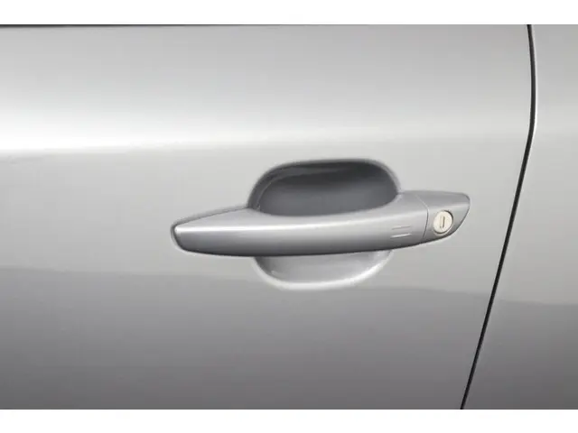 Peugeot 2008 1.2 Hybrid 136 GT 2024 Hybride Benzine 35