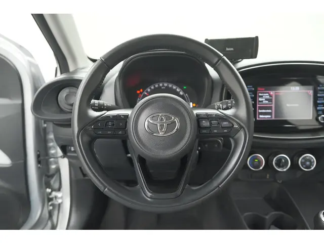 Toyota Aygo X 1.0 VVT-i MT Play 2023 Benzine 27