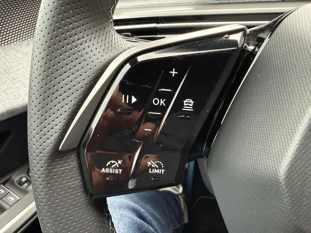 Peugeot 3008 1.2 Hybrid 145 GT 2025 Hybride Benzine 15