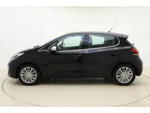 Peugeot 208 1.2 PureTech Allure 2018 Benzine 5