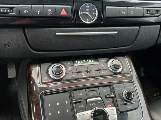 Audi A8 2.0 TFSI Hy. Pro L.+ 2012 Hybride Benzine 23