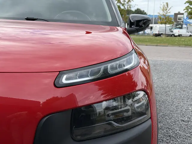 Citroën C4 Cactus 1.2 PureTech Shine 2016 Benzine 33
