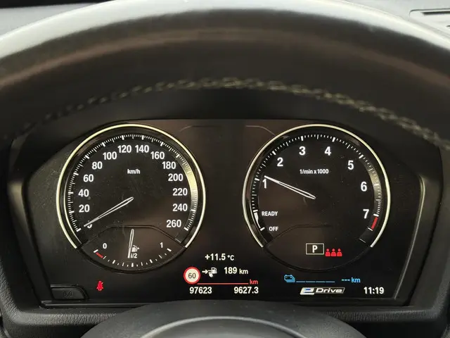 BMW X1 xDrive25e M SPORT 2021 Hybride Benzine 28