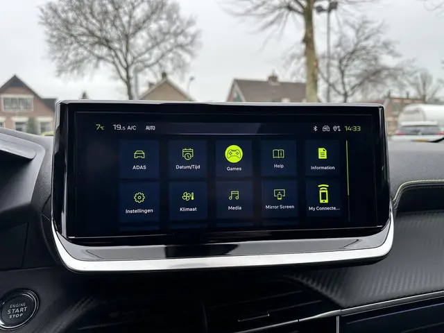 Peugeot 2008 1.2 Hybrid 145 PK GT 2025 Hybride Benzine 27