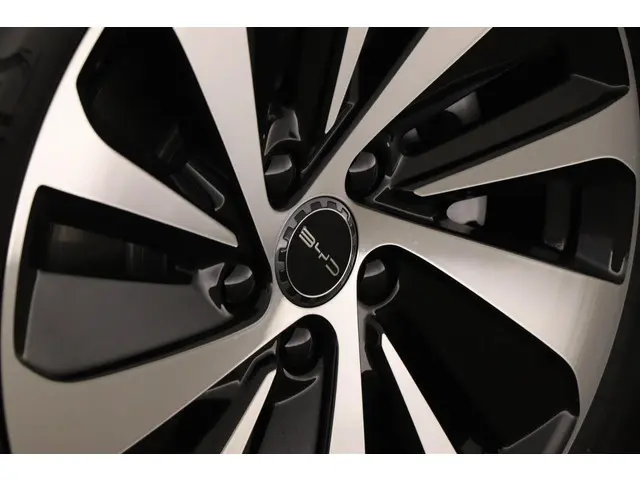 BYD SEAL U 1.5 DM-i FWD Boost 2025 Hybride Benzine 25