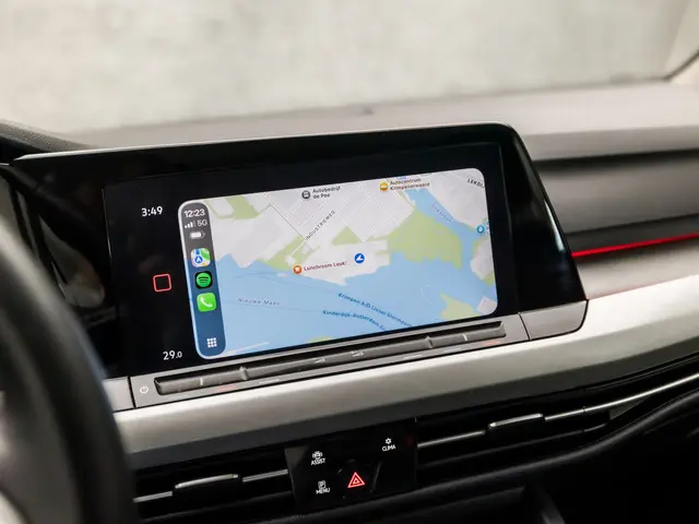 Volkswagen Golf 1.0 eTSI Sport 2022 Benzine 22