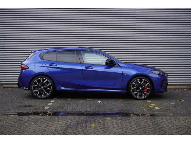 BMW 1 Serie M135 xDrive 2025 Benzine 4