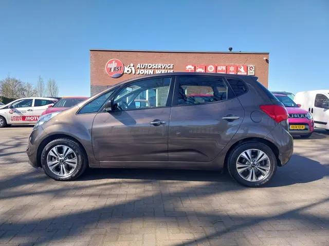 Kia Venga 1.6 CVVT automaat 2016 Benzine 2
