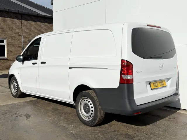 Mercedes-Benz Vito 2