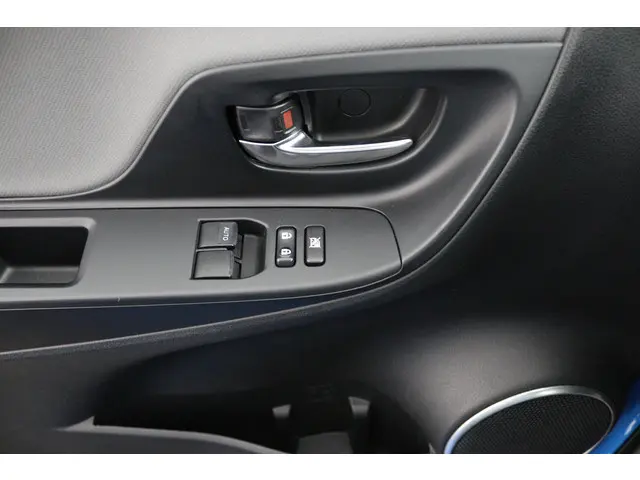 Toyota Yaris 1.5 Hybrid Lease 2015 Hybride Benzine 28