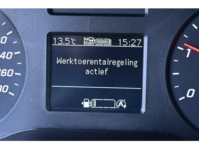 Mercedes-Benz Sprinter 317 CDI L2H2 2024 Diesel 18