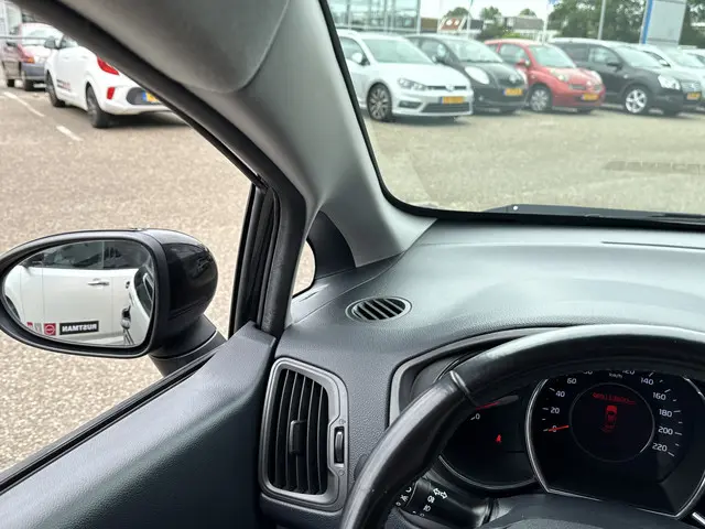 Kia Rio 1.2 CVVT World Cup Edition 2014 Benzine 54
