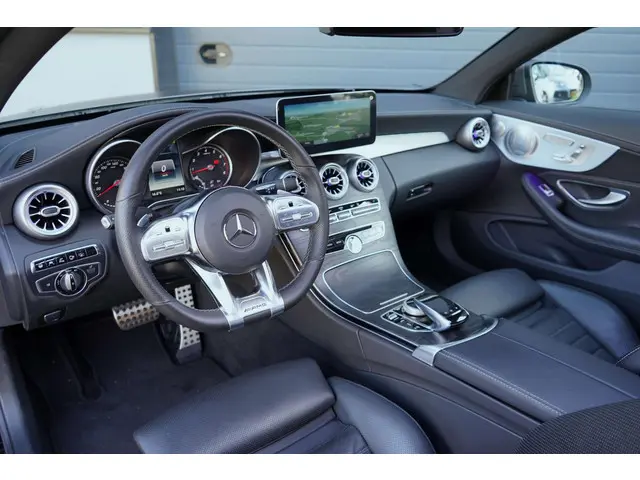 Mercedes-Benz C-Klasse C300 coupé AMG line 2016 Benzine 4