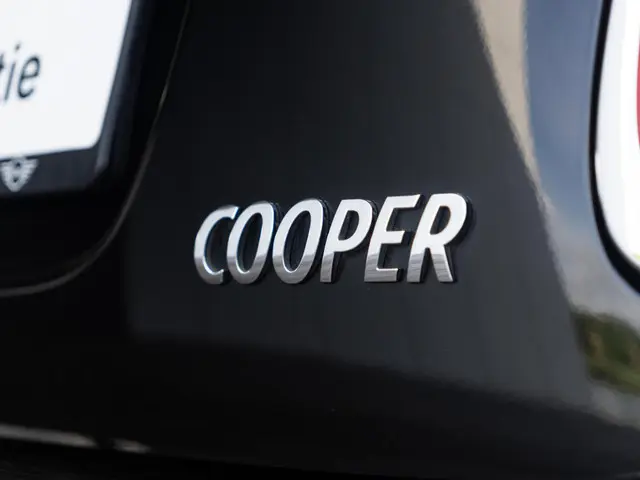MINI 3-Deurs Cooper 2018 Benzine 18