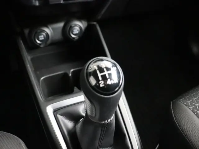 Suzuki Swift 1.2 Select Smart Hybrid 2024 Benzine 21