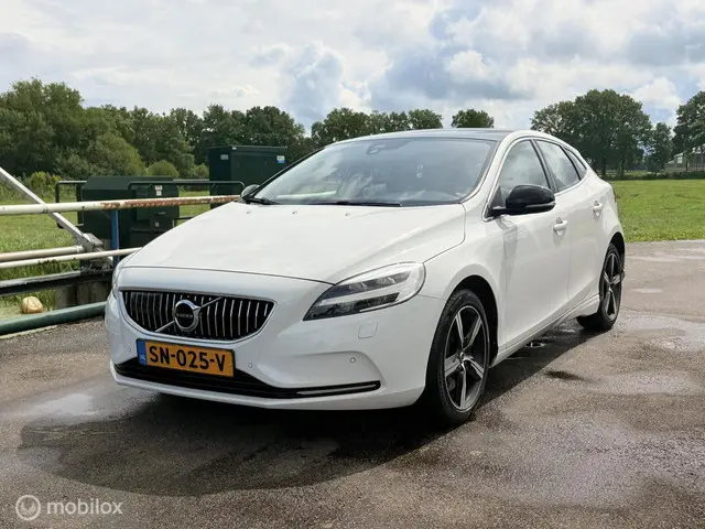 Volvo V40 3