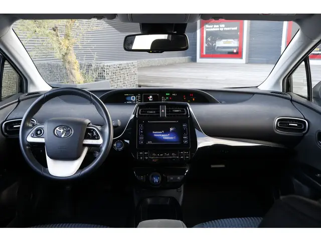 Toyota Prius 1.8 First Edition 2016 Hybride Benzine 23